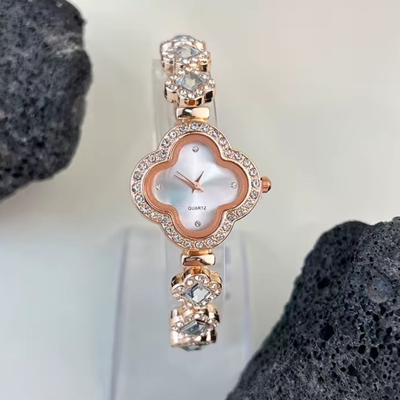Alhambra White Clover Luxury Crystal Bracelet Watch main image 5